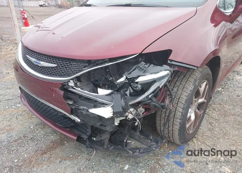 2020 Chrysler Pacifica Touring z USA, uszkodzony, nr VIN 2C4RC1FG9LR141944